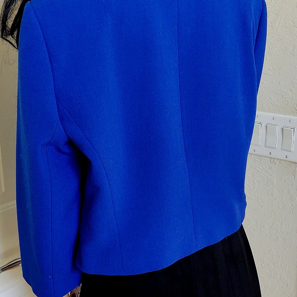 Kasper Fly Away Suit Jacket with Zipper Pocket Detail - Picture 10 of 16